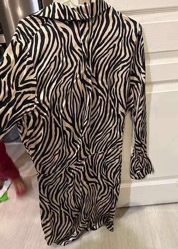 Zebra Desenli V Yakalı Kadın Gömlek - Görsel 2