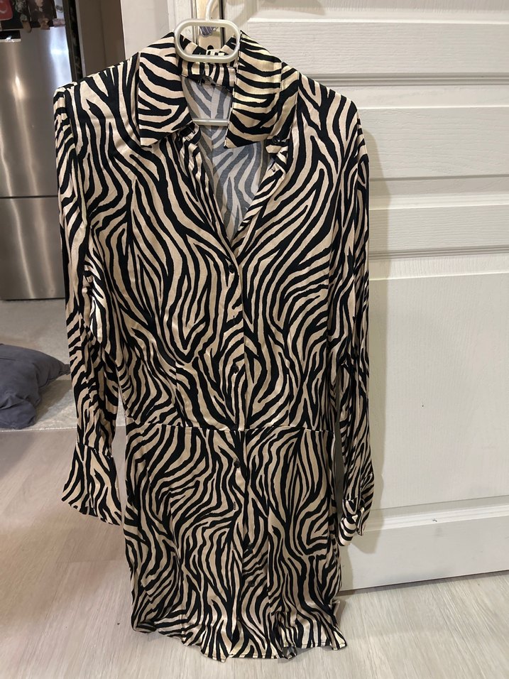 Zebra Desenli V Yakalı Kadın Gömlek - Görsel 5