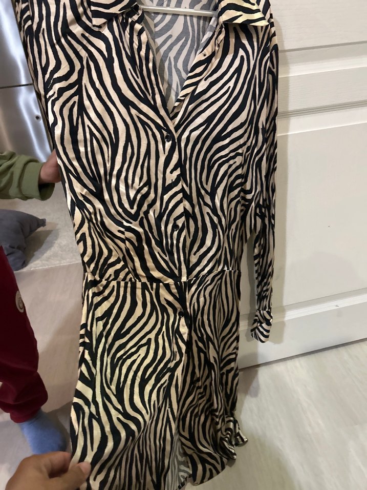 Zebra Desenli V Yakalı Kadın Gömlek - Görsel 3