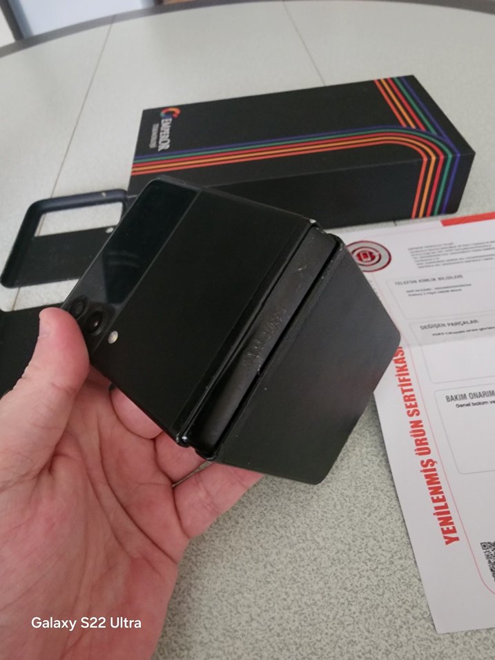 Samsung Galaxy Flip Z3 (Hasarlı) - Görsel 2