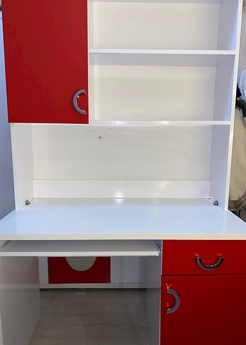 Kırmızı Kapaklı ve Raflı çalışma masası - Görsel 2