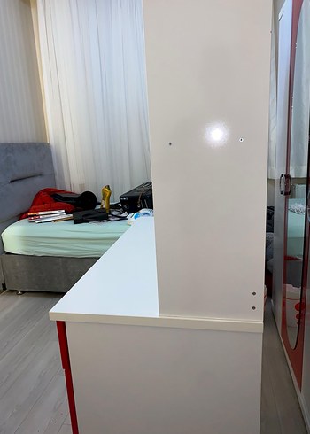 Kırmızı Kapaklı ve Raflı çalışma masası - Görsel 4