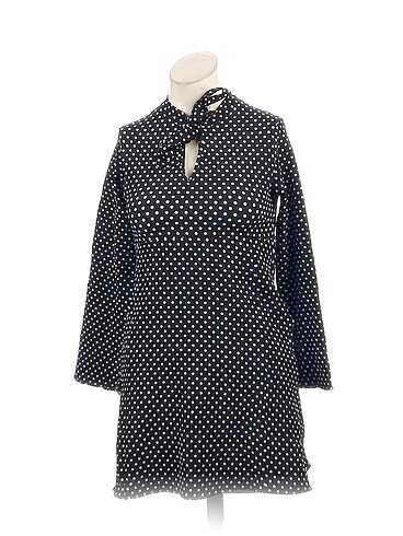 PreLoved Kısa Elbise %70 İndirimli.