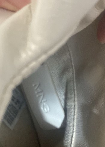 Zincir Detaylı Beyaz Deri Kadın Çanta - Görsel 3