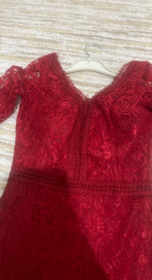 Kırmızı dantelli elbise - Görsel 2