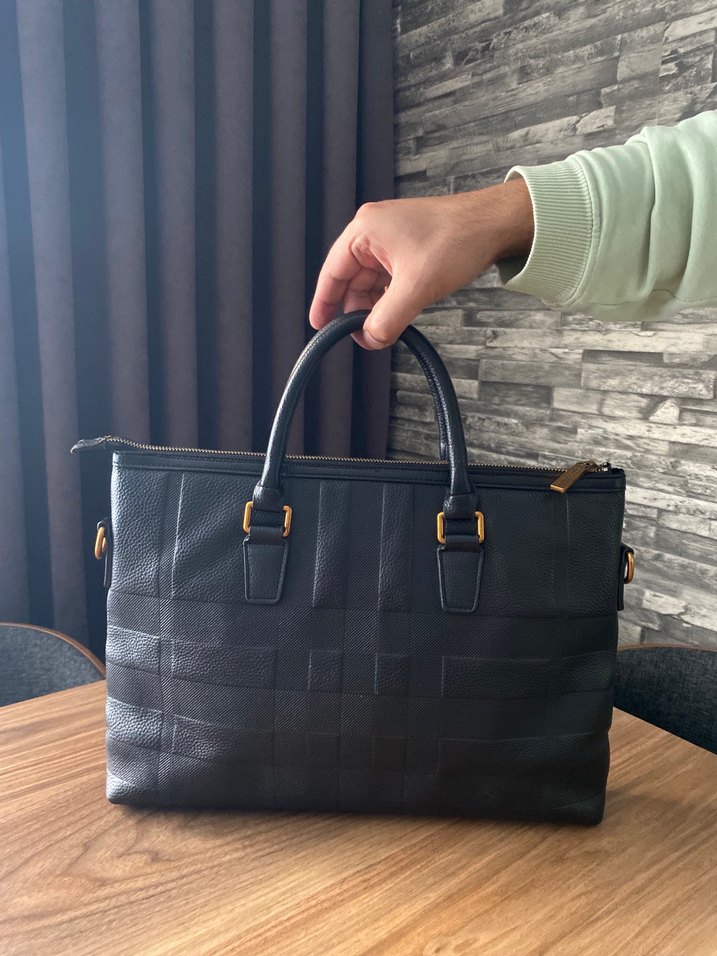 Burberry Siyah Deri Ofis Çantası - Görsel 2