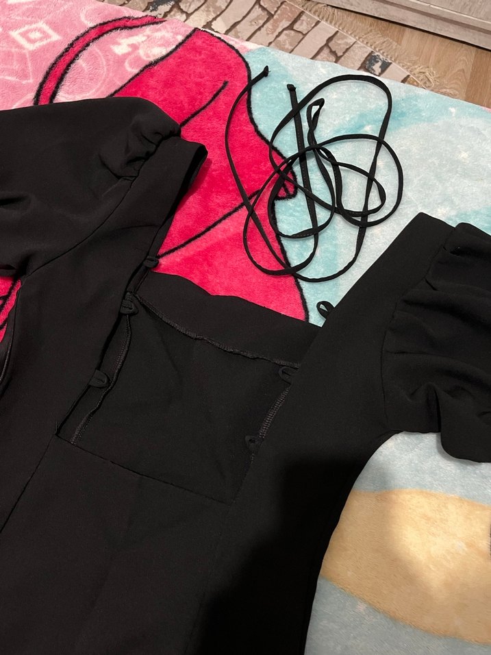 Siyah sandık Yakalı Kısa Kollu Midi Elbise - Görsel 4