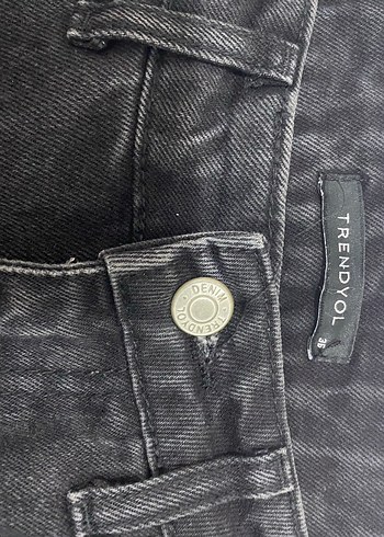 Düğmeli Siyah Loose Fit Kadın Kot Pantolon - Görsel 3