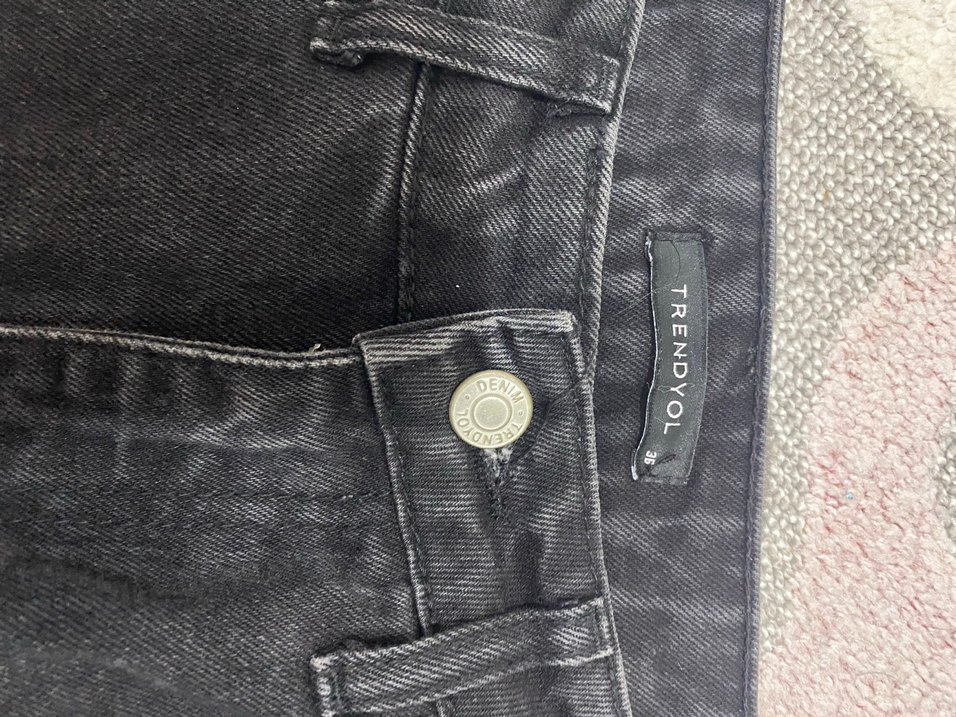 Düğmeli Siyah Loose Fit Kadın Kot Pantolon - Görsel 3