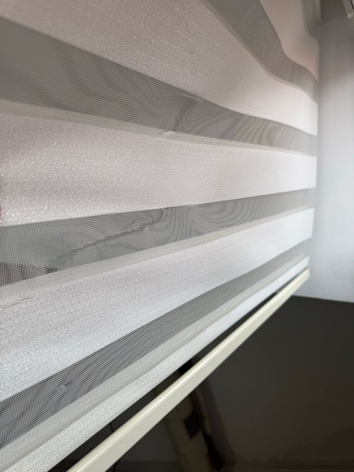 Beyaz Çizgili Modern Zebra Perde - Görsel 4