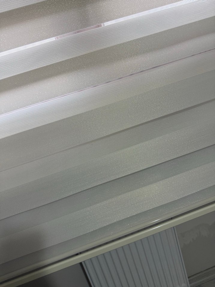 Beyaz Çizgili Modern Zebra Perde - Görsel 3