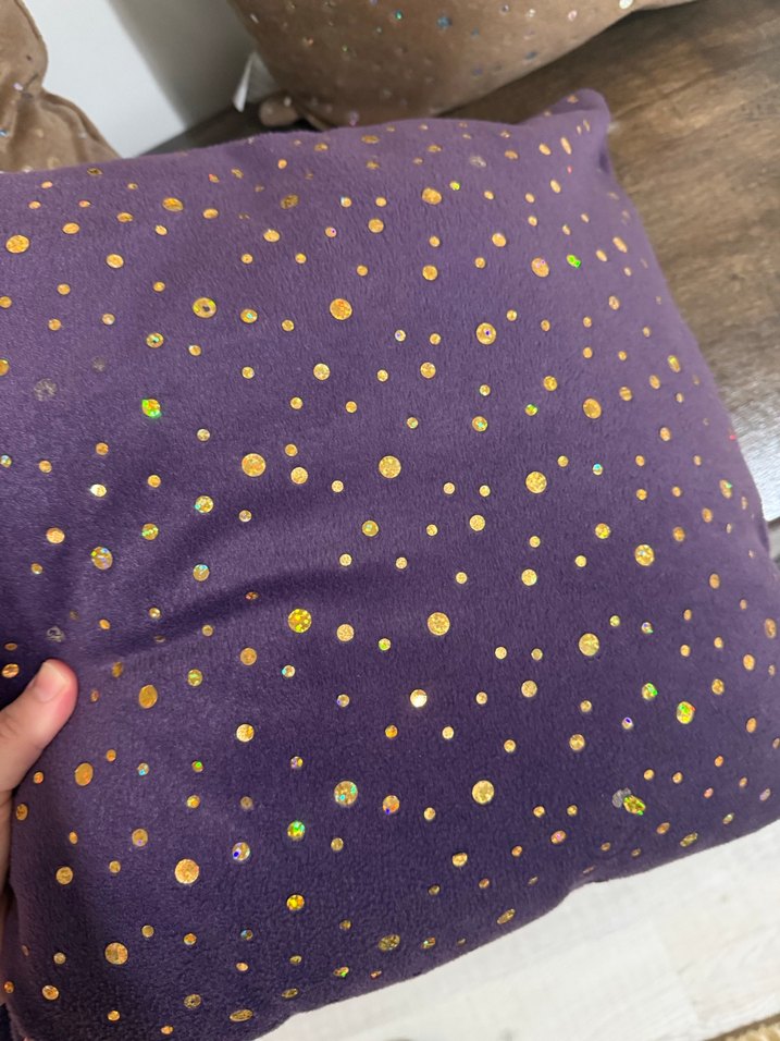 Mor İşlemeli Modern Dekoratif Yastık - Görsel 4