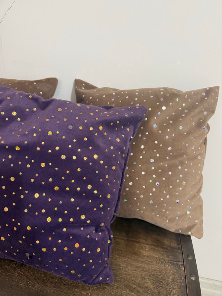 Mor İşlemeli Modern Dekoratif Yastık - Görsel 3