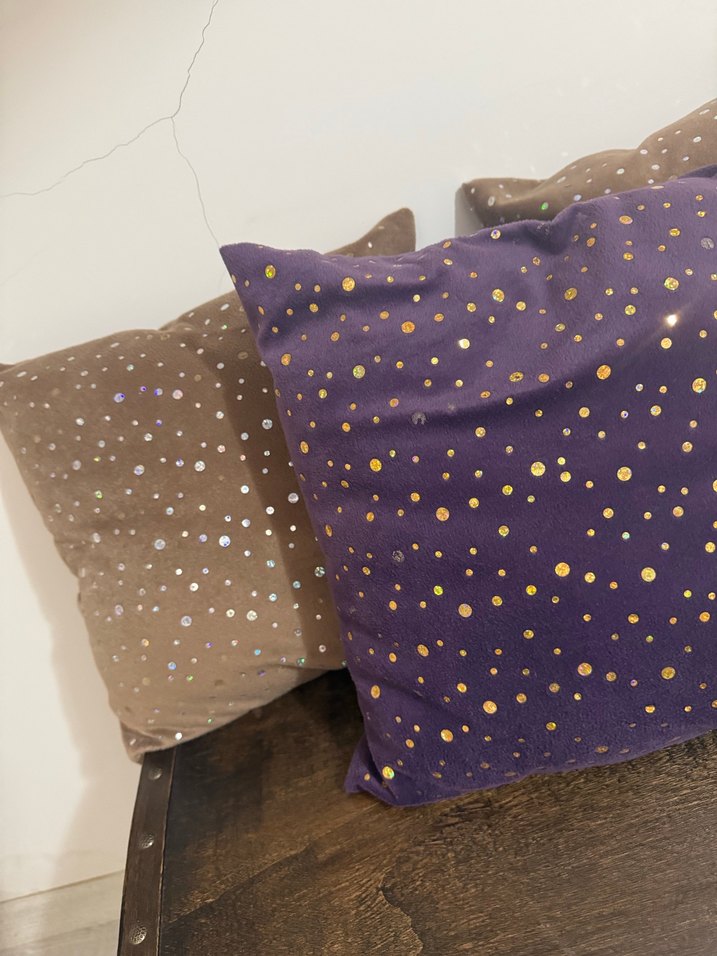 Mor İşlemeli Modern Dekoratif Yastık - Görsel 2