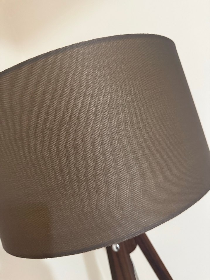 Koyu kahverengi tripod ayaklı lambader - Görsel 4