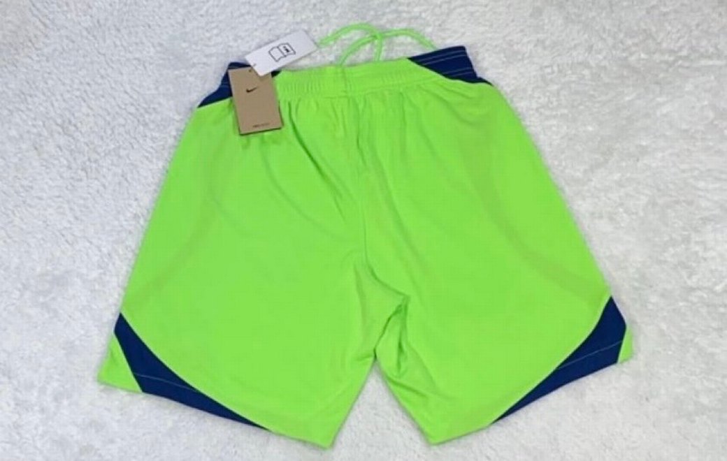 Orijinal Nike Wolfsburg şort - Görsel 2