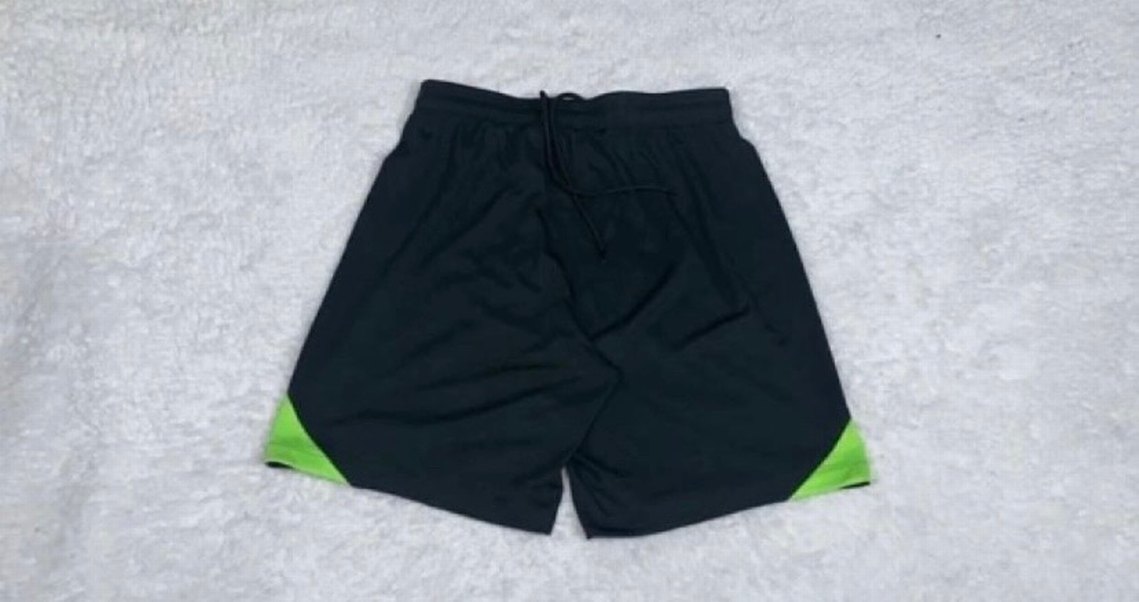 Orijinal Nike Wolfsburg şort - Görsel 2