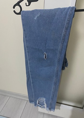 Yırtık Detaylı Mavi Denim Kadın Pantolon - Görsel 2