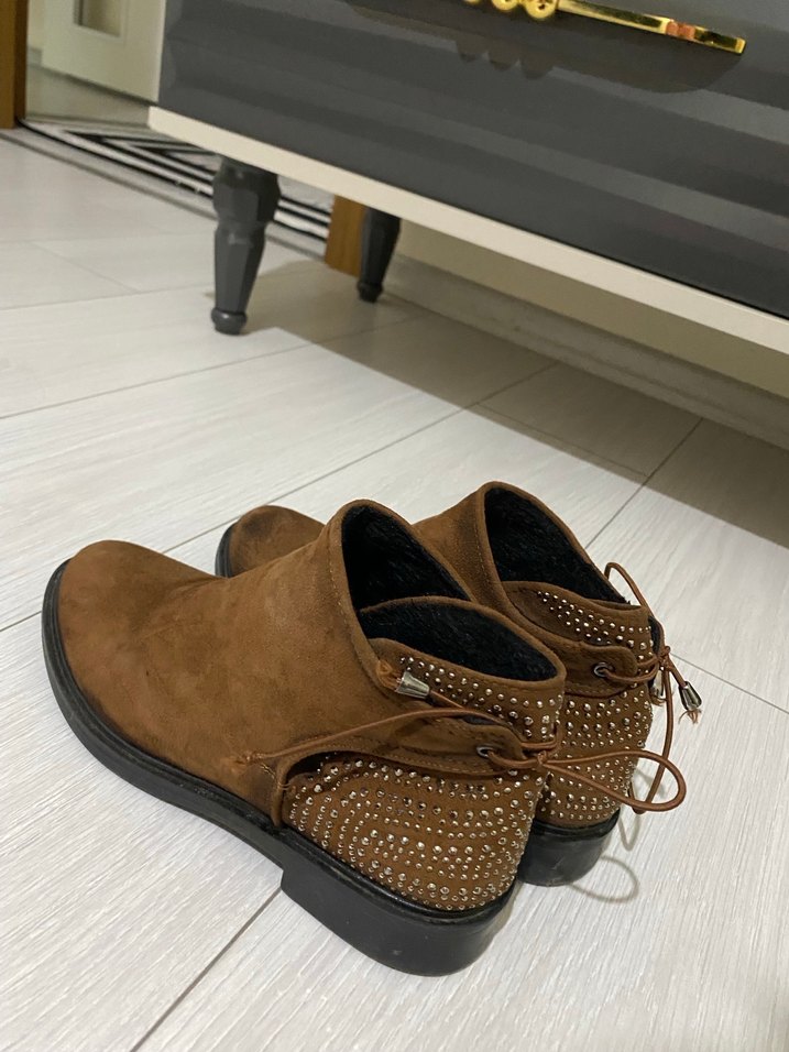 Kadın Kahverengi Süet Tokalı Topuklu Bot - Görsel 2