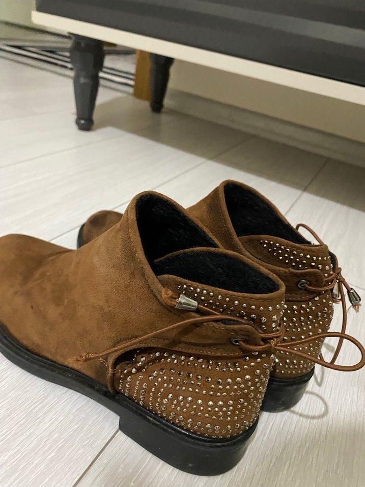 Kadın Kahverengi Süet Tokalı Topuklu Bot - Görsel 3