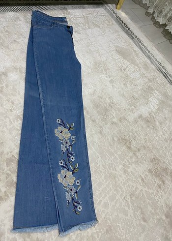 Nakışlı Mavi Kadın Kot Pantolon - Görsel 4