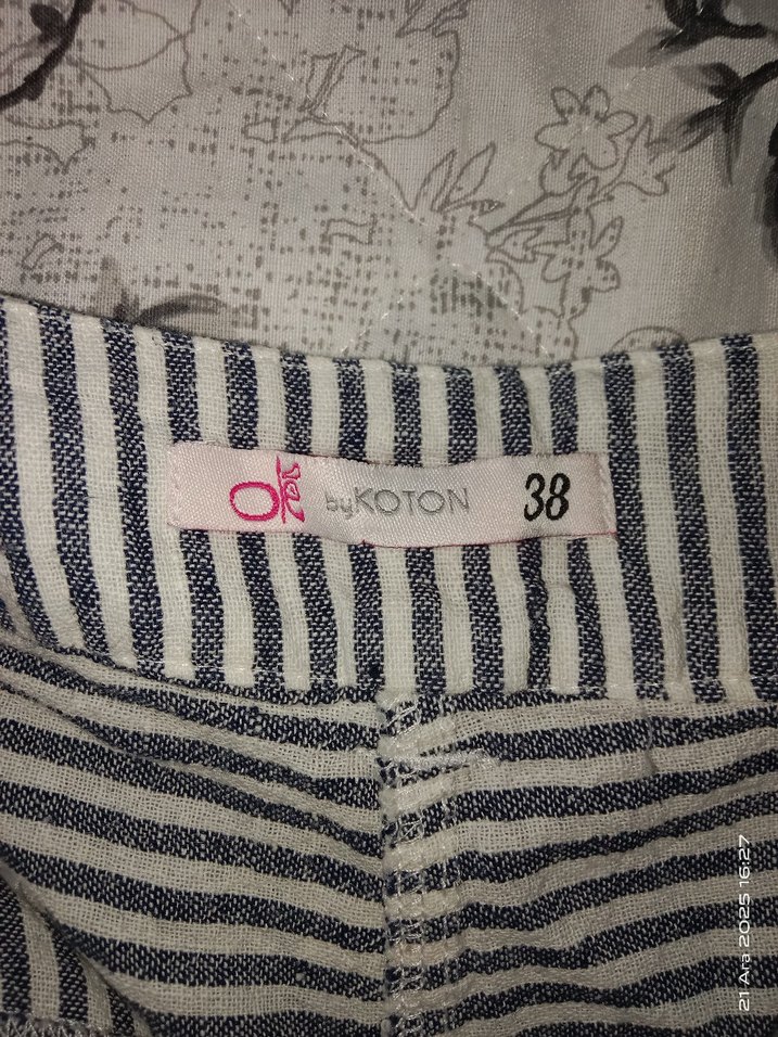 Kadın Gri Çizgili Keten Kısa Şort - Görsel 3