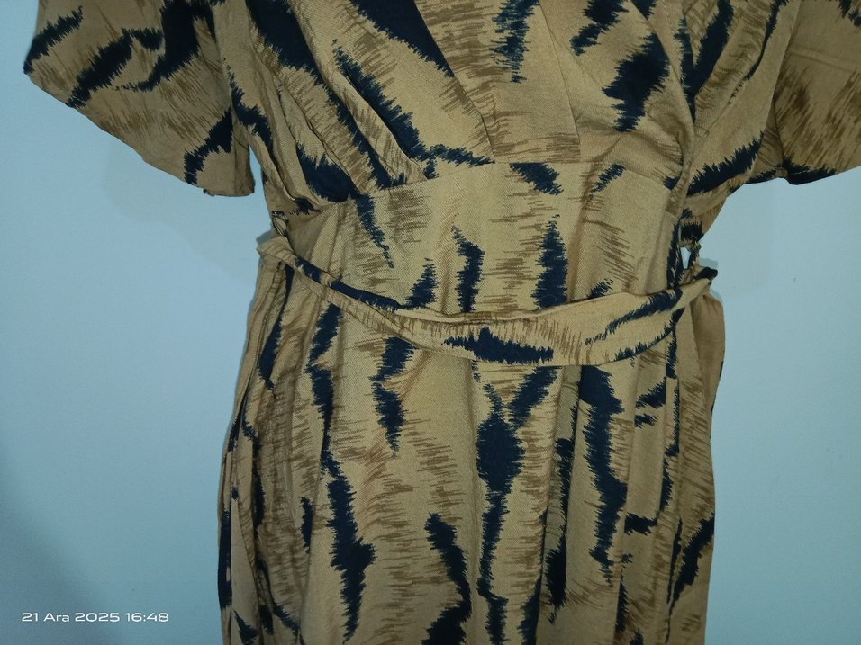 Camel Bağlamalı V Yaka Midi Elbise - Görsel 4