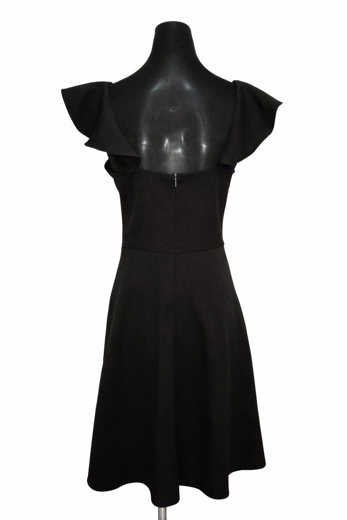 Siyah V Yaka Fırfırlı Midi Elbise - Görsel 4