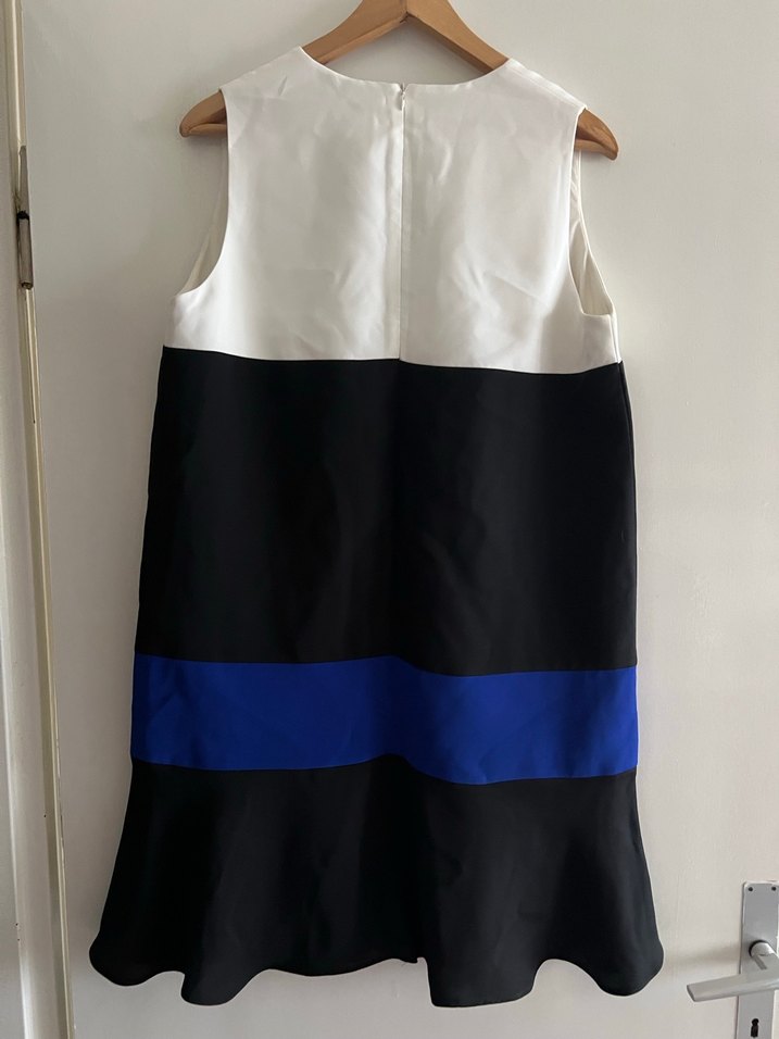 V Yaka Kolsuz Midi Elbise - Görsel 2