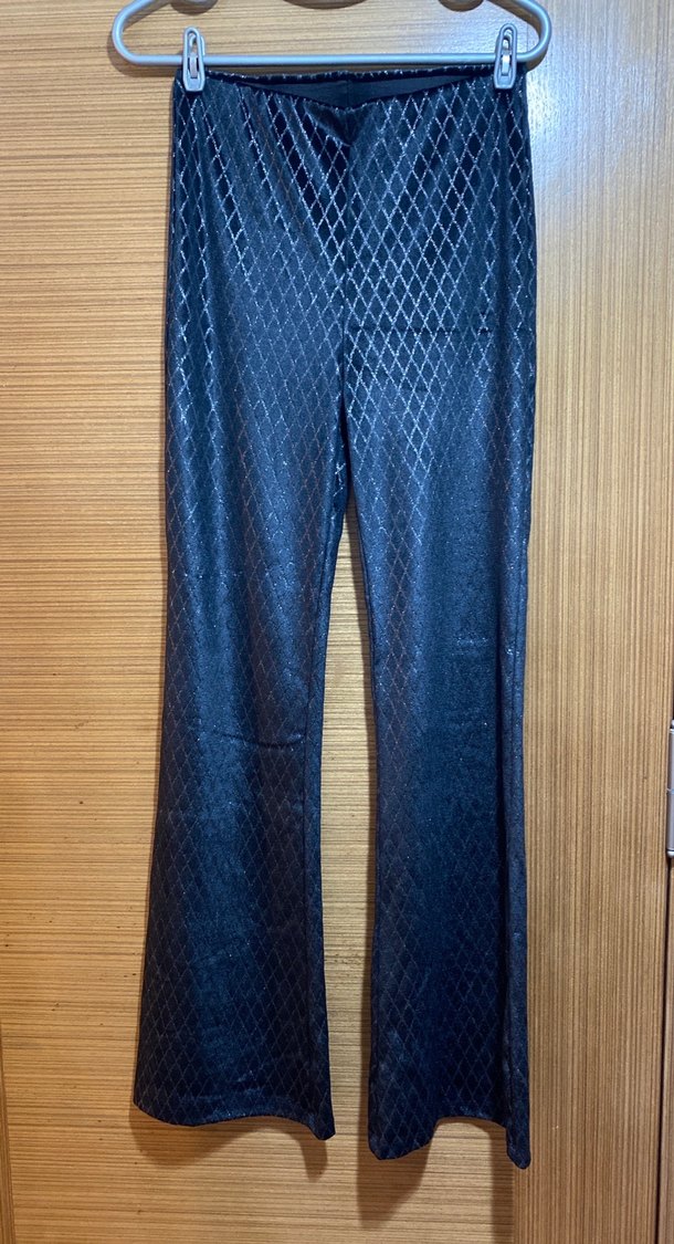 Kadın Siyah Parlak Desenli İspanyol Paça Kadife Pantolon - Görsel 2