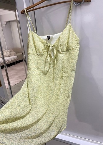 Sarı V Yaka Midi Kolsuz Günlük Elbise - Görsel 2