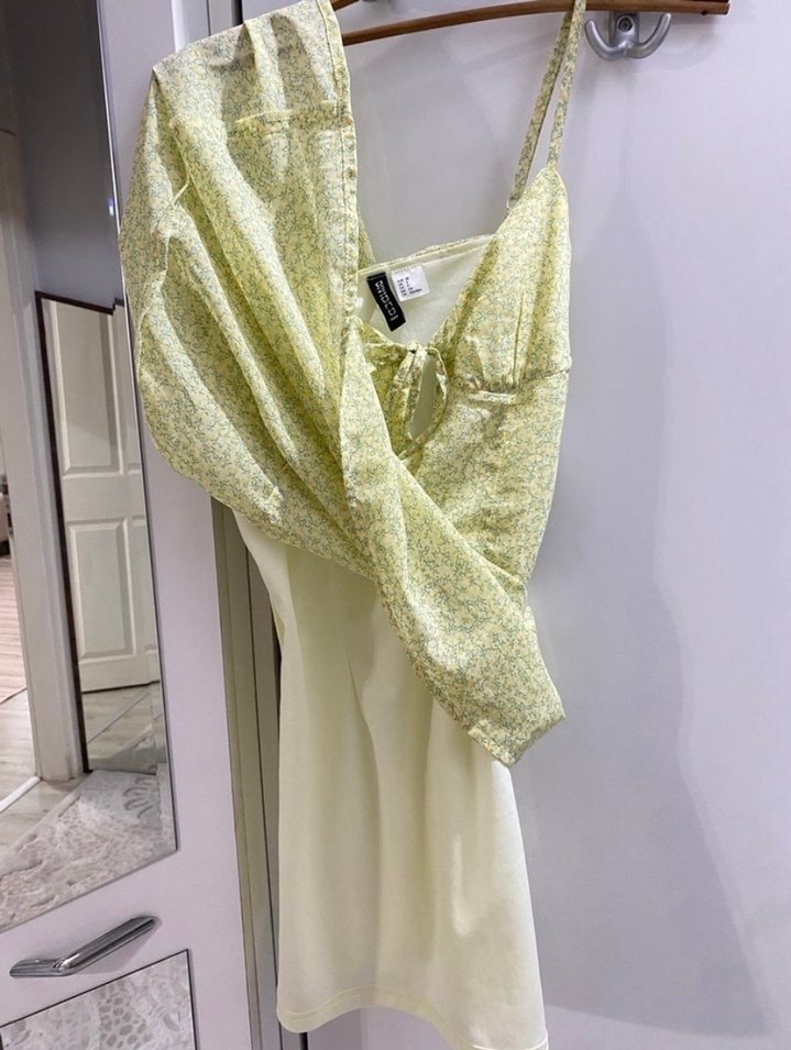 Sarı V Yaka Midi Kolsuz Günlük Elbise - Görsel 3