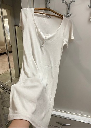 Beyaz V Yaka Kısa Kollu Pamuklu Tişört - Görsel 2