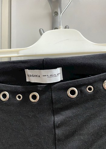 Kadın Siyah Parlak Kemerli Pantolon - Görsel 5