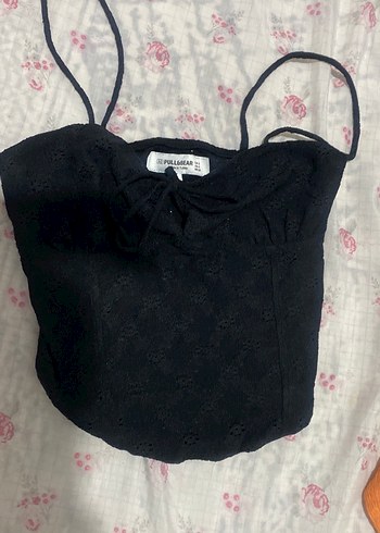 Pull and Bear Siklik Ve Rahatlik Siyah İnce Askili Crop Top