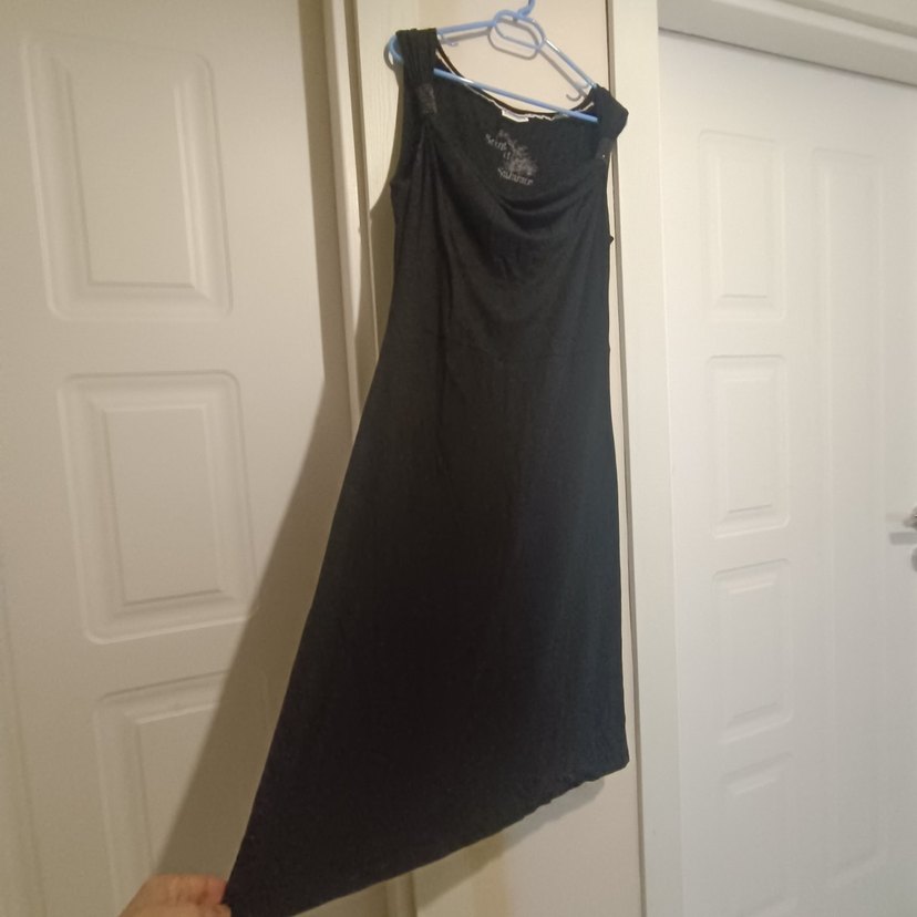 Siyah,degaje yakalı,kolsuz elbise - Görsel 2