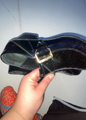 Siyah Yılan Desenli Tokalı Topuklu Kadın Ayakkabı - Görsel 3