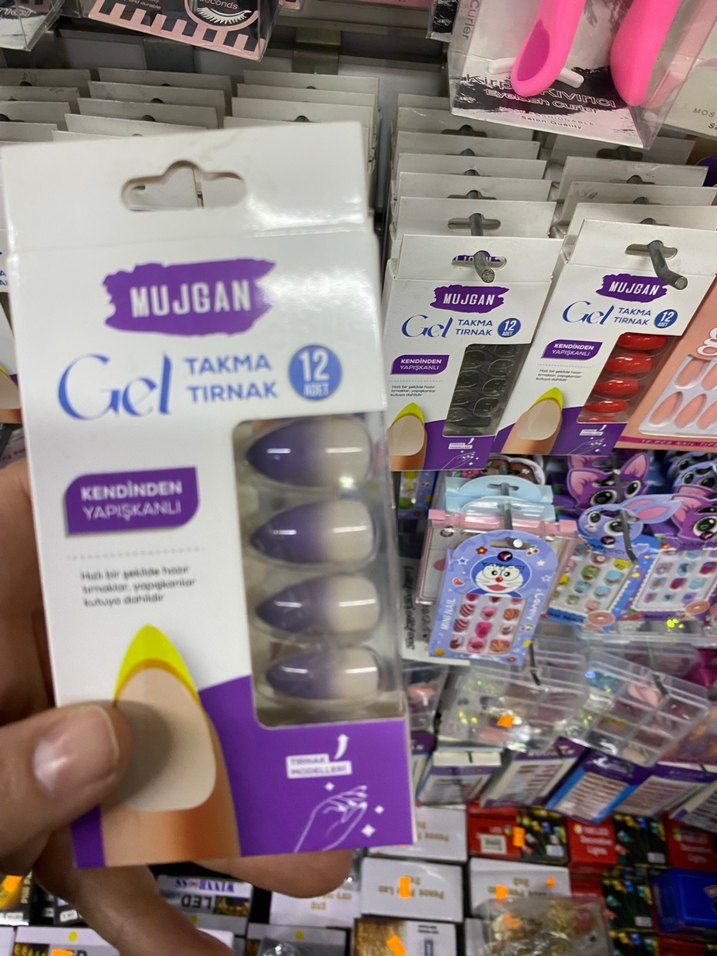 Mujgan Kırmızı Jel Takma Tırnak 12'li - Görsel 4