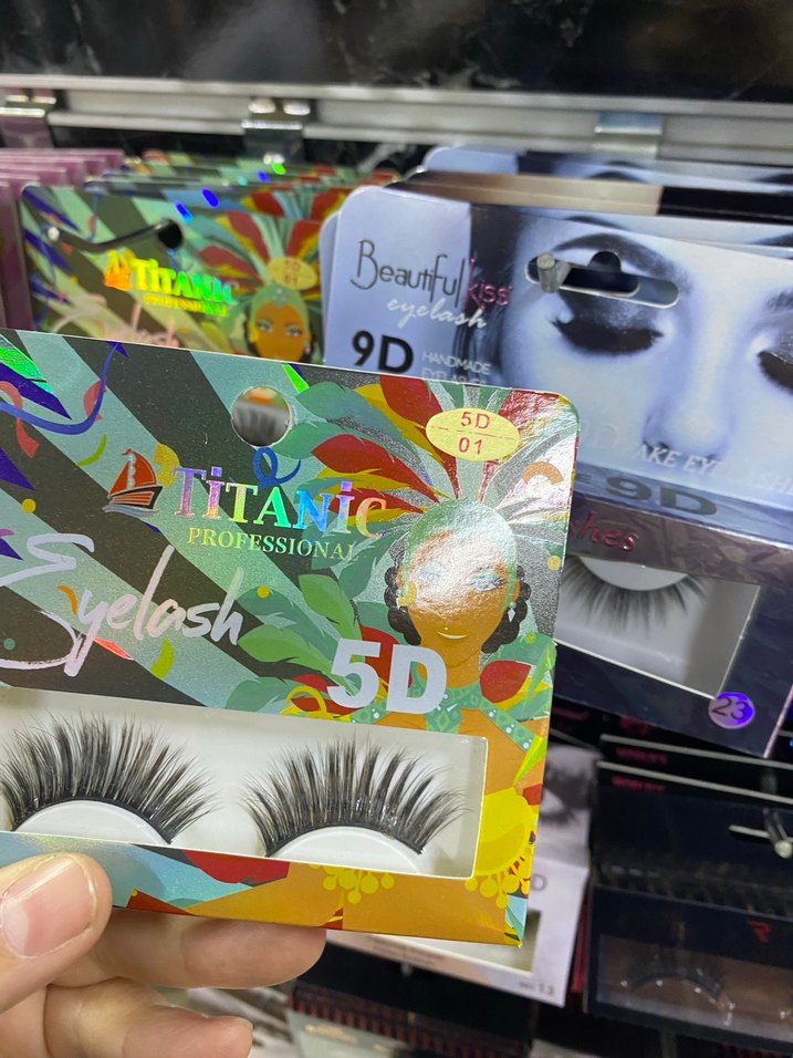 Royal Paris 6D Kıvrık Altın Takma Kirpik - Görsel 4