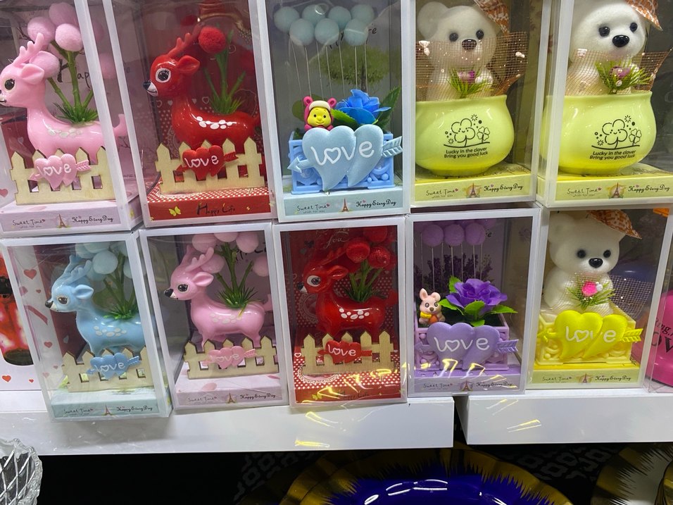 Renkli Sevimli Figürlü Dekoratif Oyuncaklar - Görsel 3