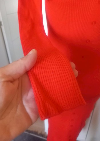 Uzun Kırmızı V Yaka Triko Elbise - Görsel 4