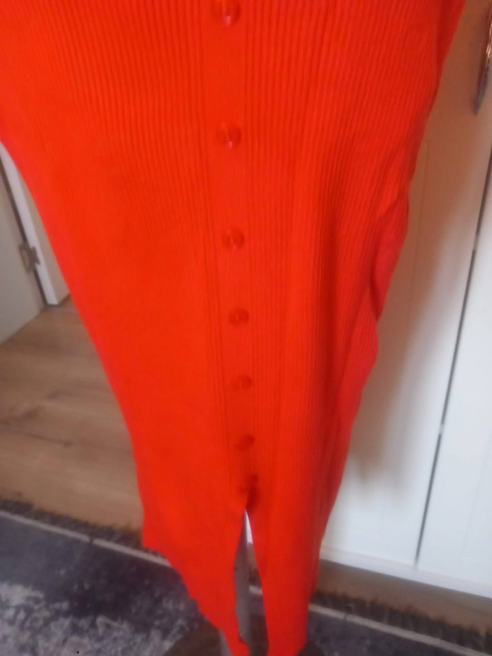 Uzun Kırmızı V Yaka Triko Elbise - Görsel 2