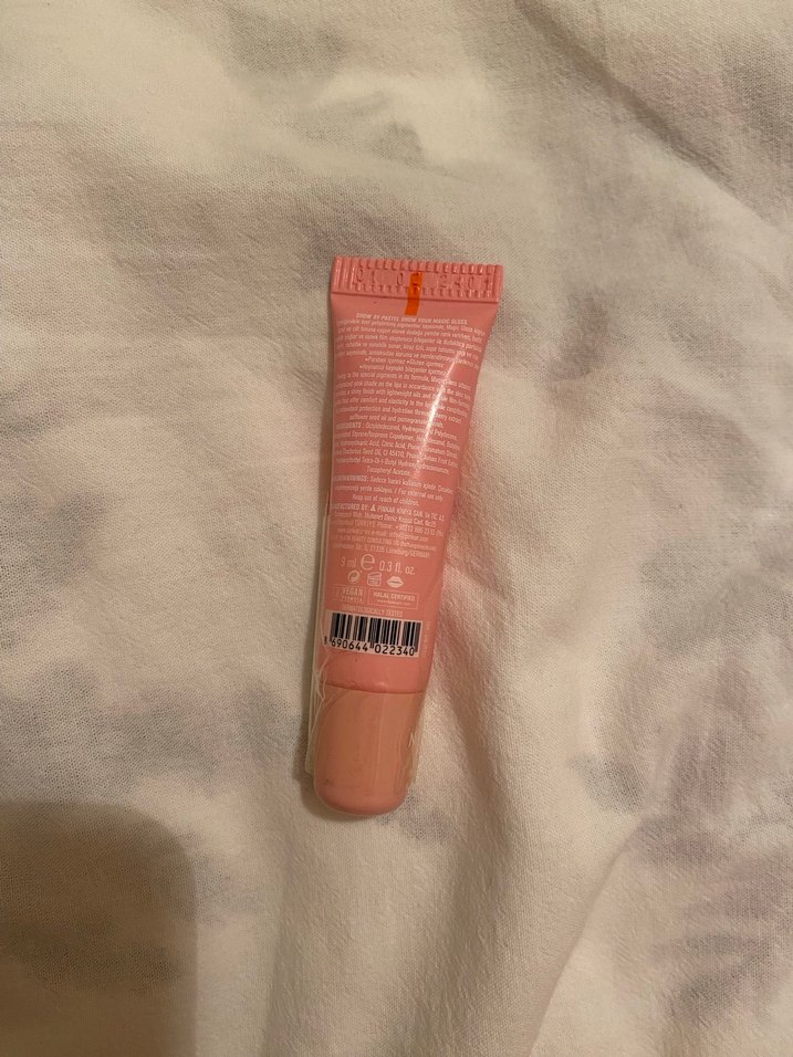 Pastel Pembe Dudak Parlatıcısı - Görsel 2