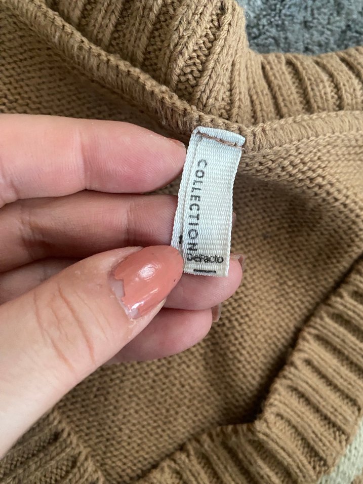 Bej V Yakalı Örgü Kadın Süveter - Görsel 4