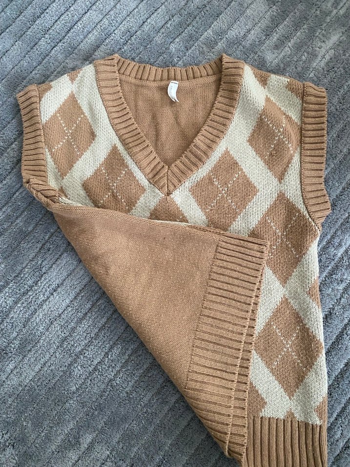 Bej V Yakalı Örgü Kadın Süveter - Görsel 2