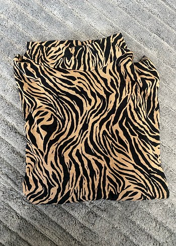 Kahverengi Zebra Desenli Balıkçı Yaka Bluz - Görsel 4