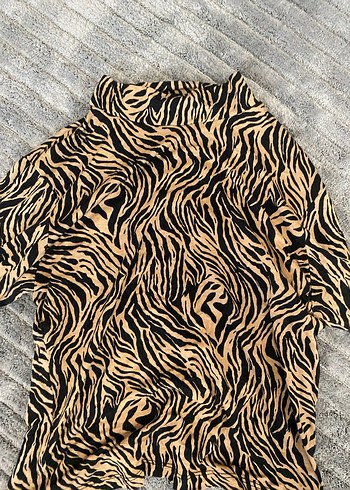 Kahverengi Zebra Desenli Balıkçı Yaka Bluz - Görsel 2