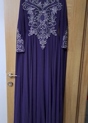 Mor Kolları Pelerinli Abiye Elbise - Görsel 2