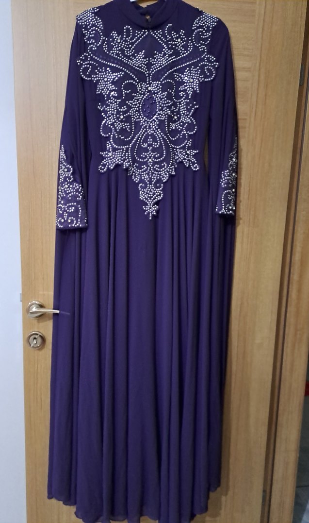 Mor Kolları Pelerinli Abiye Elbise - Görsel 2