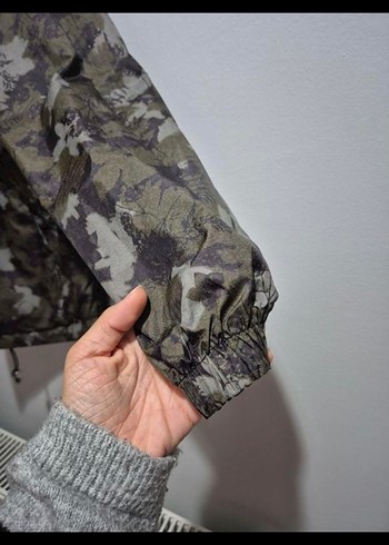 Çift Taraflı Desenli Yağmurluk - Görsel 7